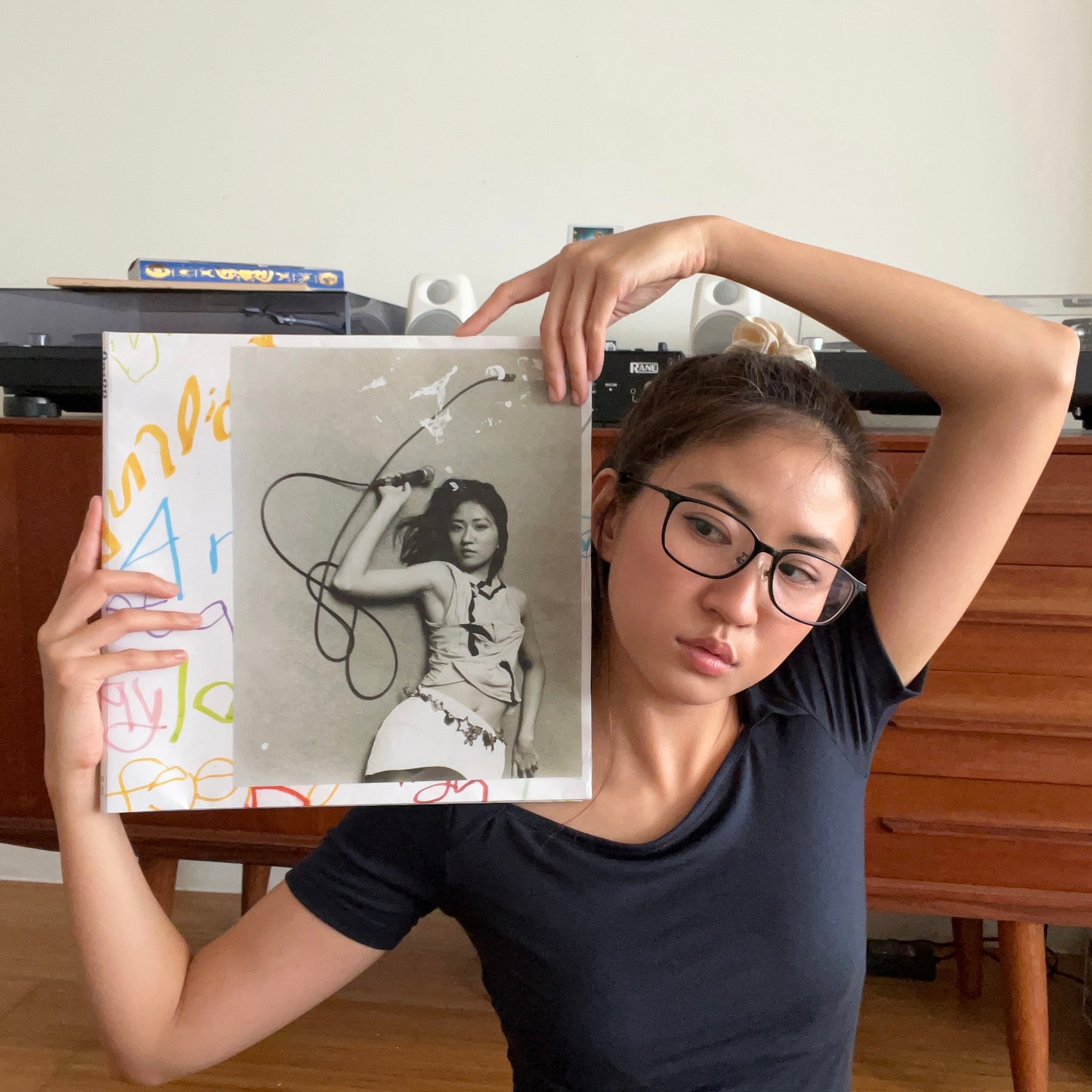 《9m88 Radio》Vinyl 粉色彩膠